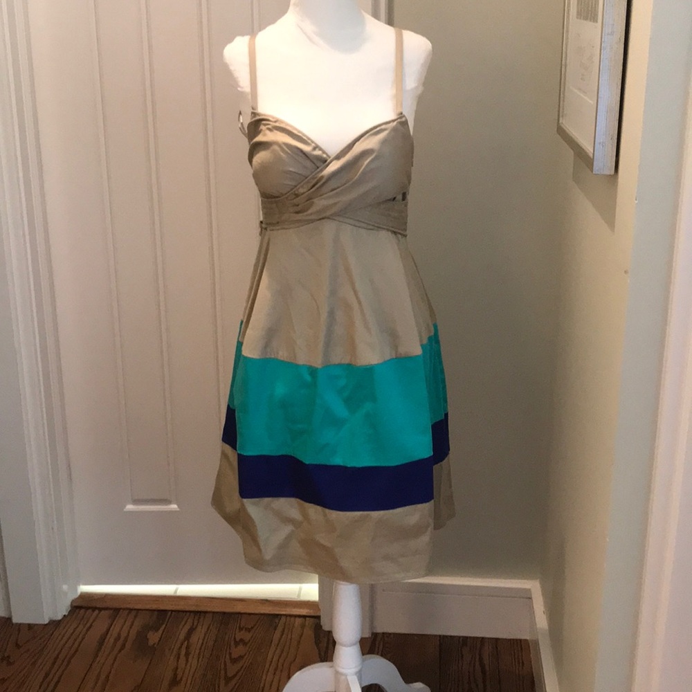 JESSICA SIMPSON: gorgeous tie back dress